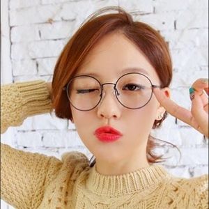 || Brand New || Vintage Style Faux Glasses